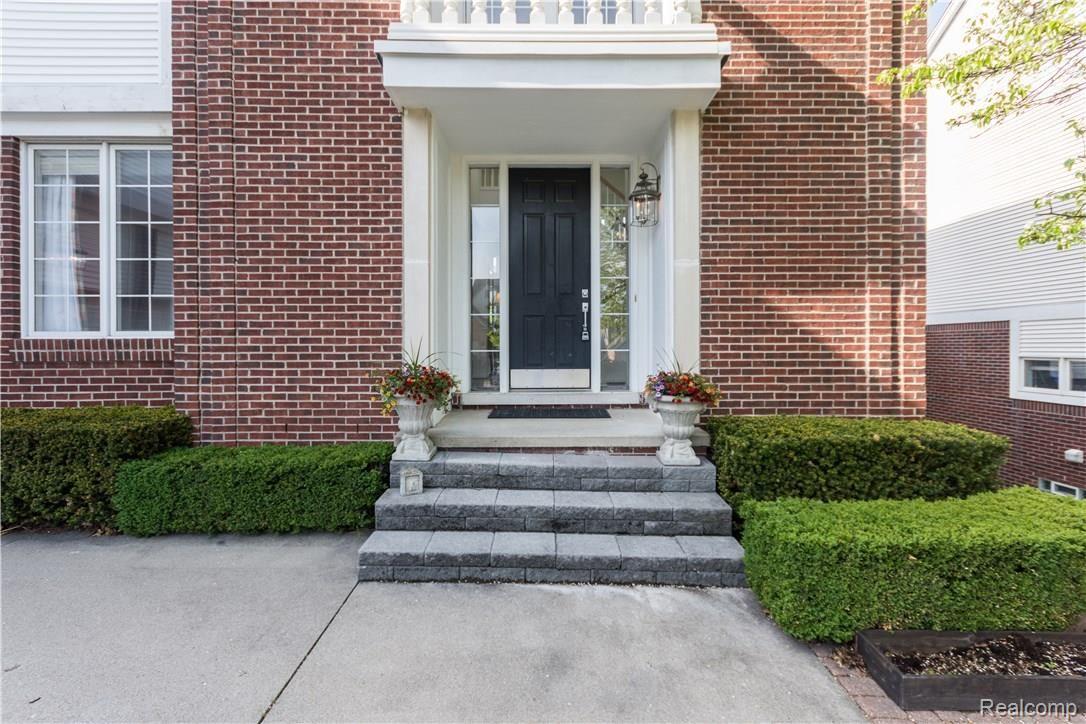 1261 Putnam Circle Rochester, MI 48307 - Photo 29 of 42 1261 Putnam-28.jpg