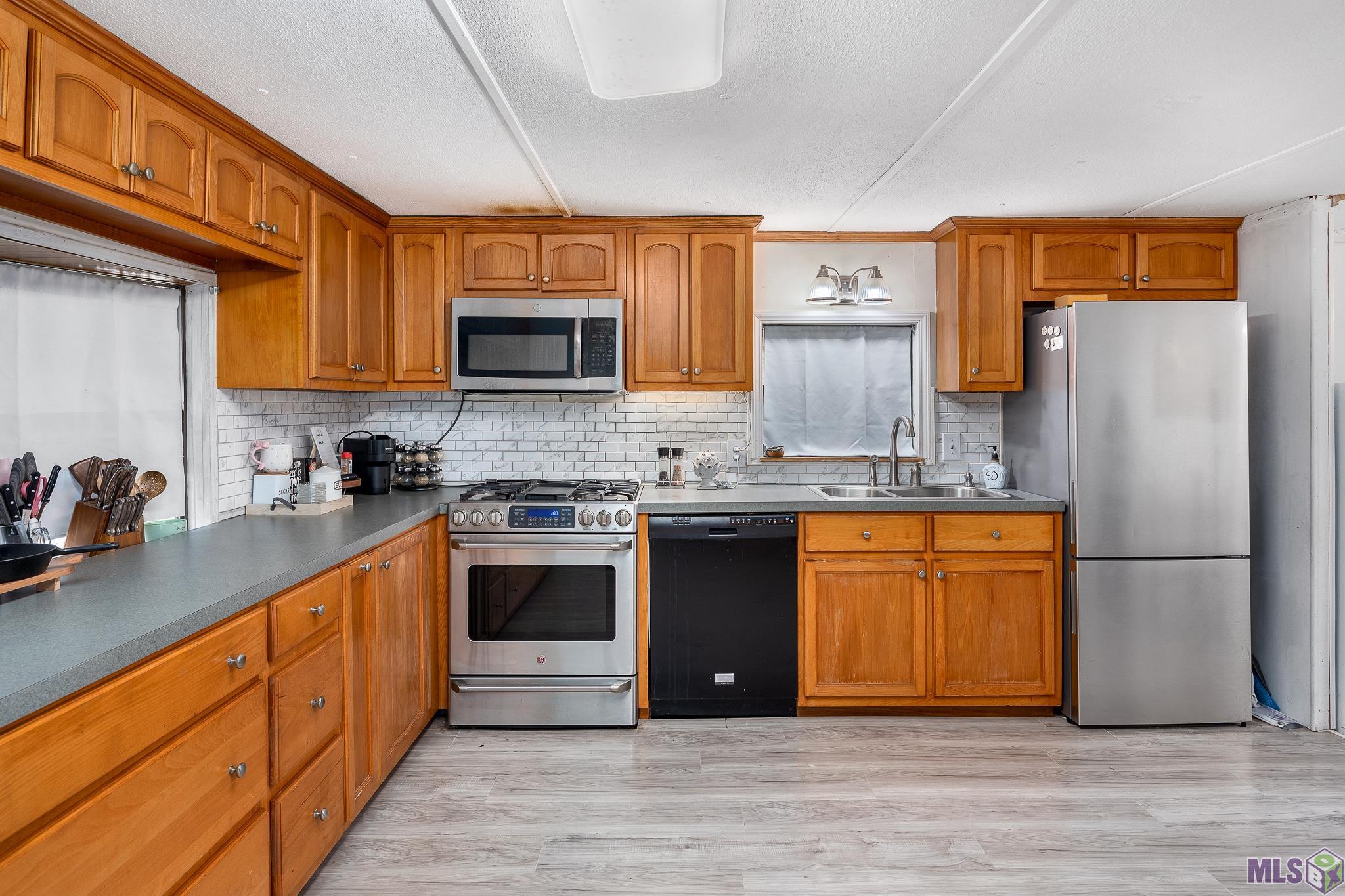 16481 Kinchen Road Livingston, LA 70754 - Photo 12 of 25 Gas Stove