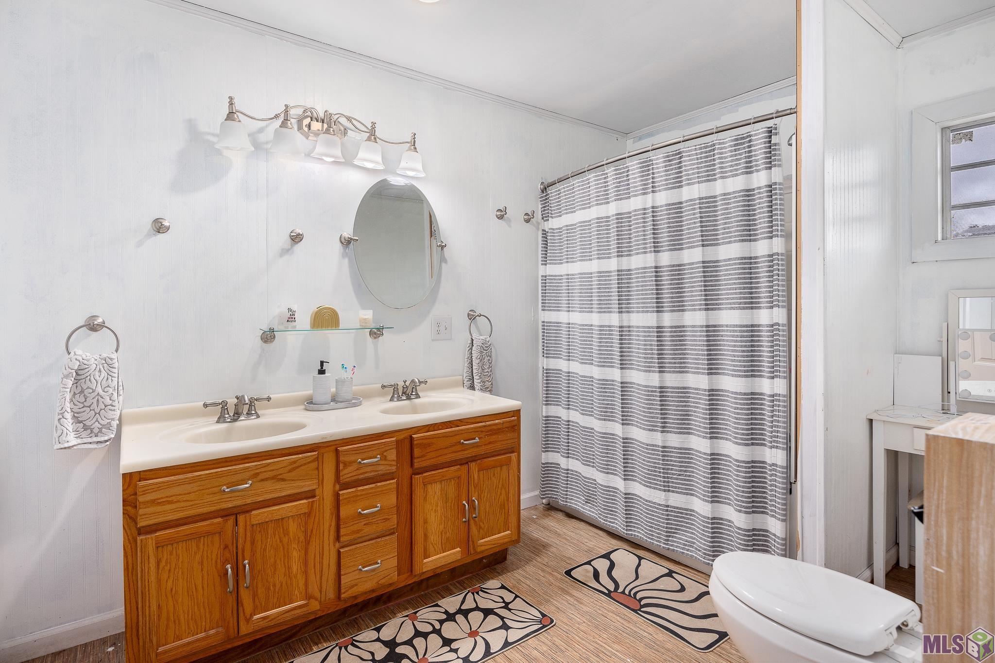 16481 Kinchen Road Livingston, LA 70754 - Photo 15 of 25 Primary Bathroom