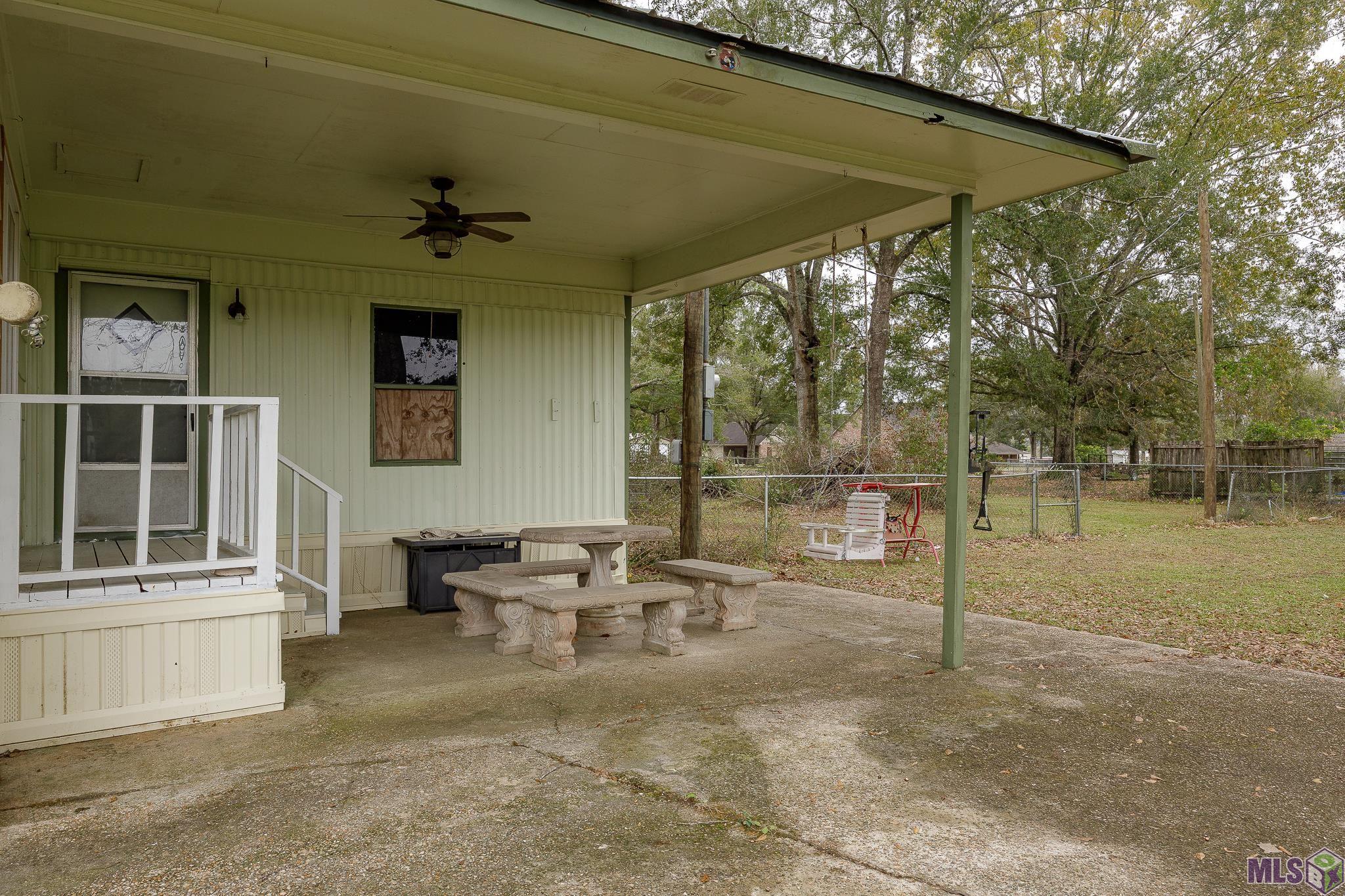 16481 Kinchen Road Livingston, LA 70754 - Photo 20 of 25 Covered Back Patio