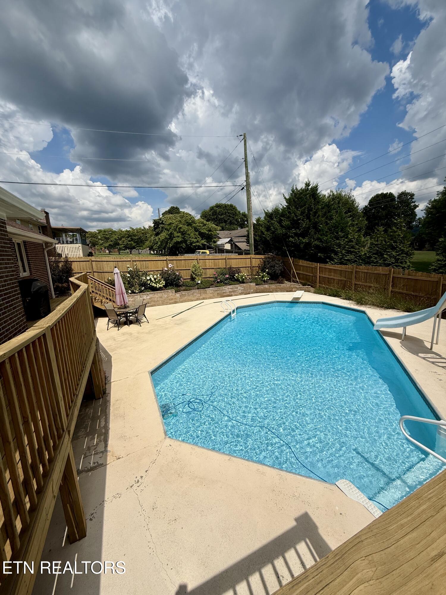 4120 West Emory Road Powell, TN 37849 - Photo 35 of 39 Oasis!