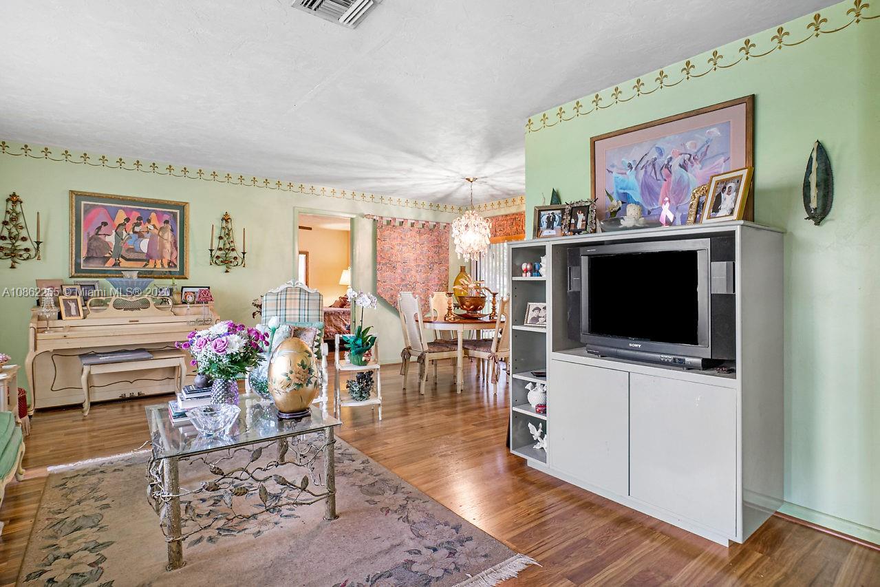 2557 Lochmore Road Riviera Beach, FL 33407 - Photo 5 of 29 Gallery Image 5