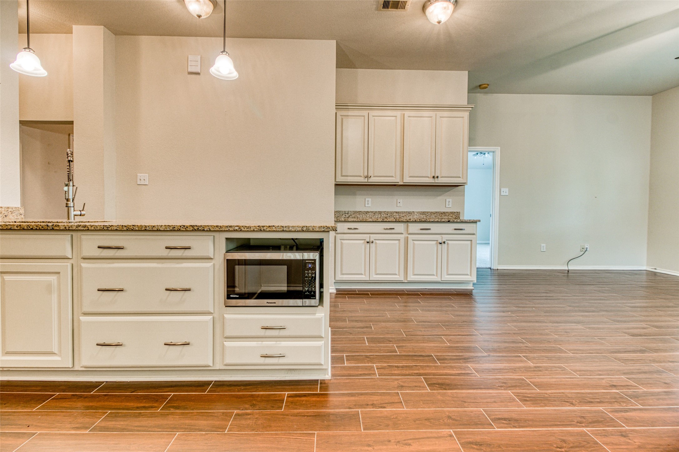 142 Anvil Rock Lane Richmond, TX 77469 - Photo 12 of 42
