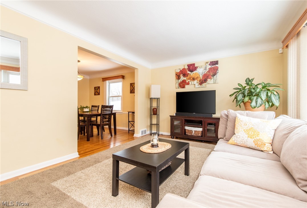 1106 Avondale Road Cleveland, OH 44121 - Photo 5 of 34