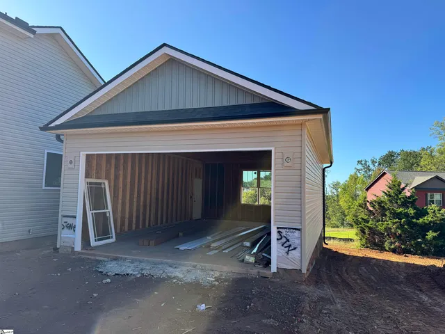 $704,000 | 1253 Tubbs Mountain Road, Travelers Rest, SC 29690