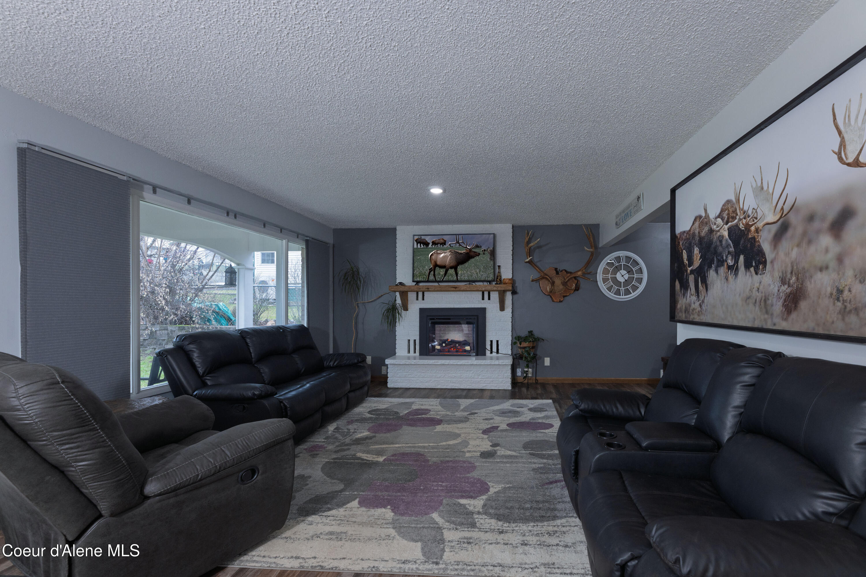 333 South 14th Street St. Maries, ID 83861 - Photo 12 of 39 Living Room