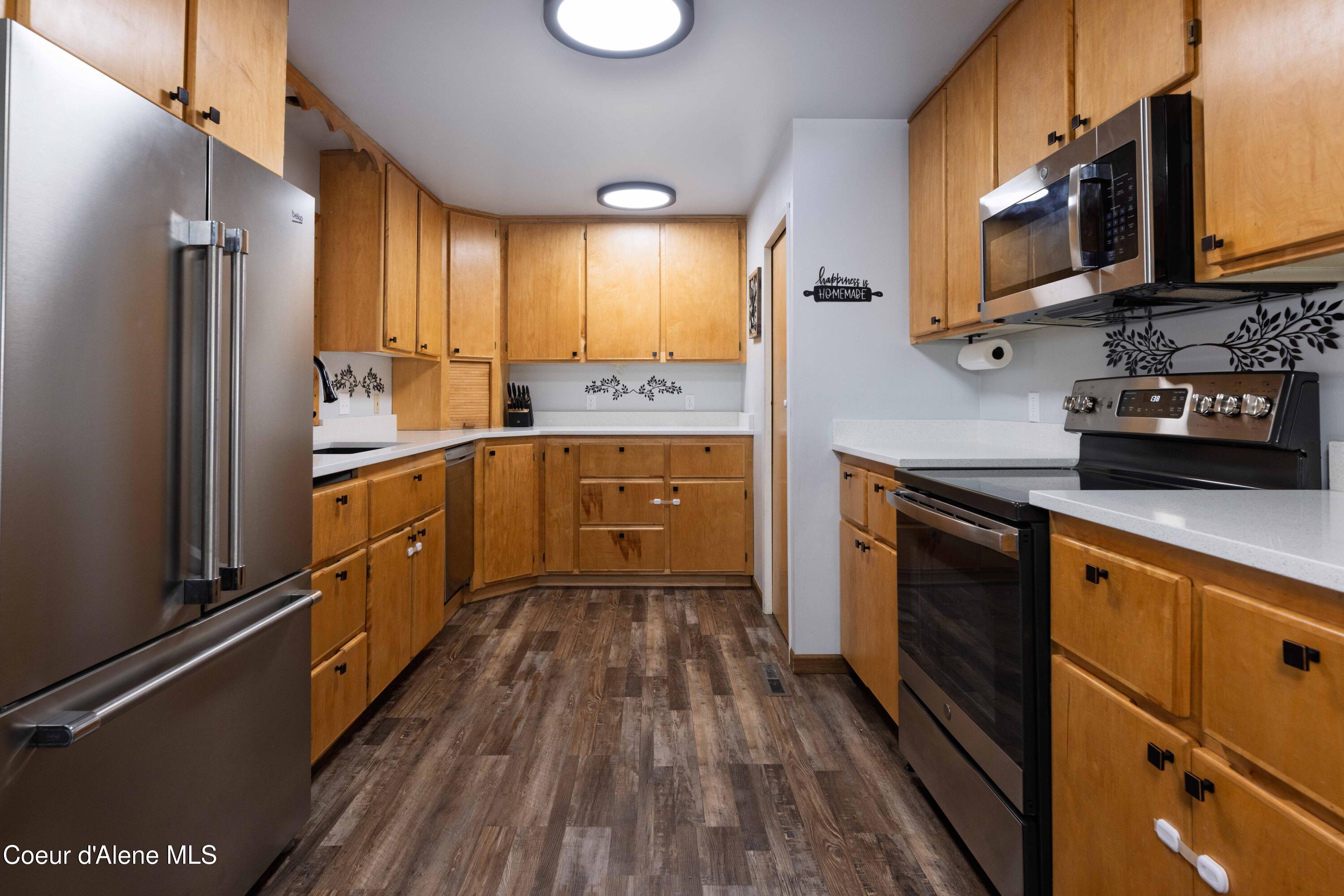 333 South 14th Street St. Maries, ID 83861 - Photo 17 of 39 Kitchen