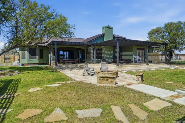 $889,000 | 439 Mystic Parkway, Spring Branch, TX 78070