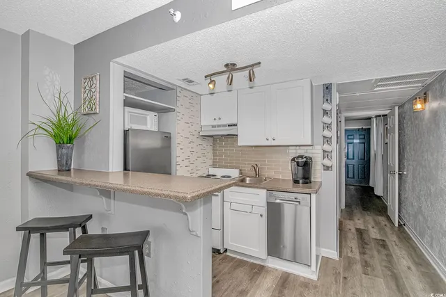 $185,000 | 2310 North Ocean Boulevard, Unit 301, Myrtle Beach, SC 29577