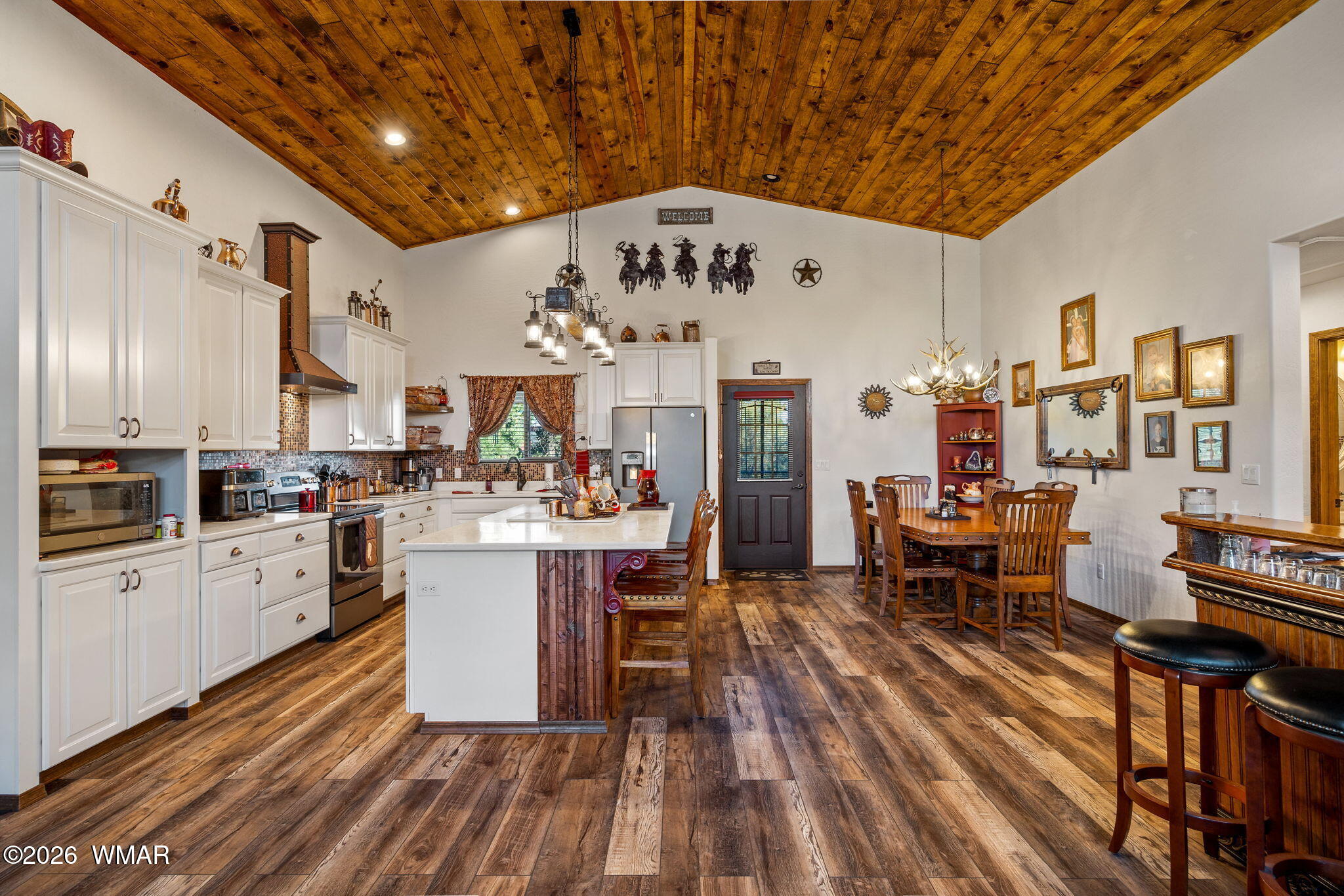 2207 4 Point Circle Overgaard, AZ 85933 - Photo 10 of 48