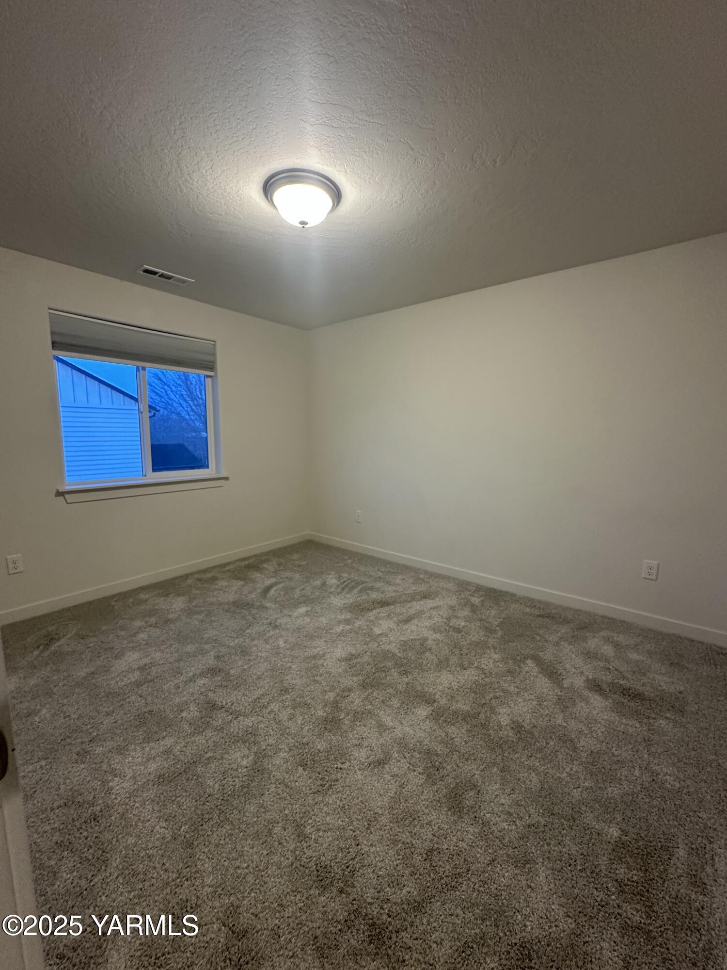 519 LaCoursiere Street Moxee, WA 98936 - Photo 21 of 28 IMG_20251203_105925