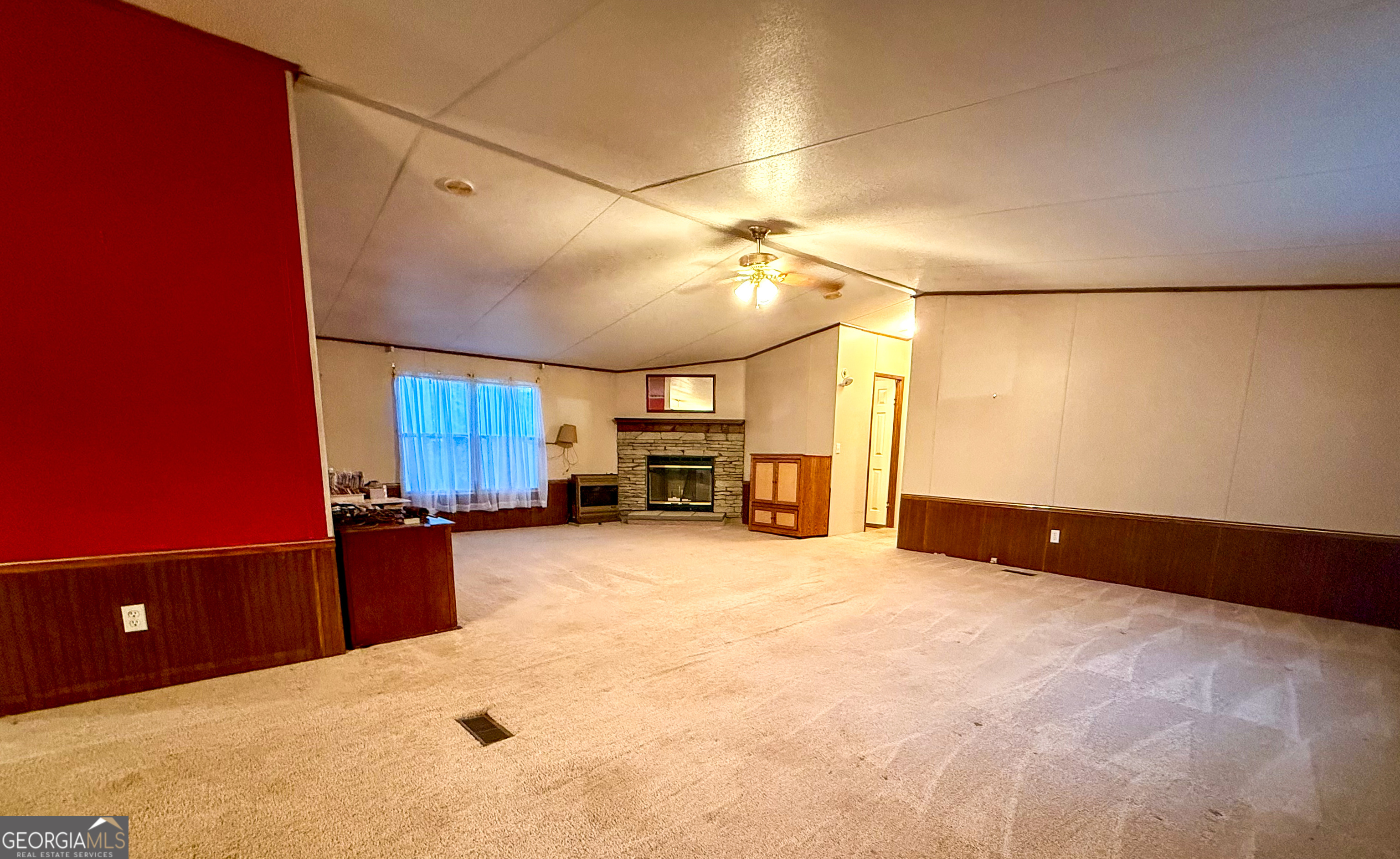 431 Paradise Valley Road Cleveland, GA 30528 - Photo 3 of 27 a view of a livingroom with furniture