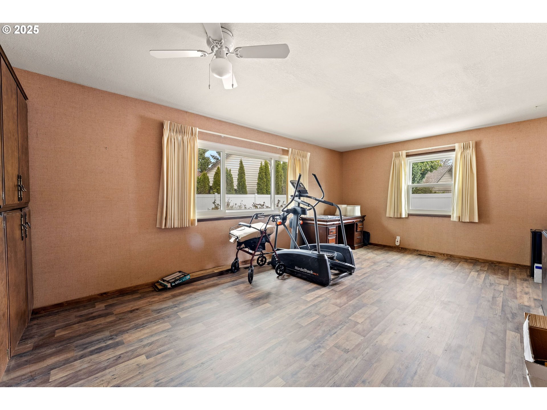 109 Hickory Drive Rogue River, OR 97537 - Photo 22 of 28 a living room with furniture and a wooden floor