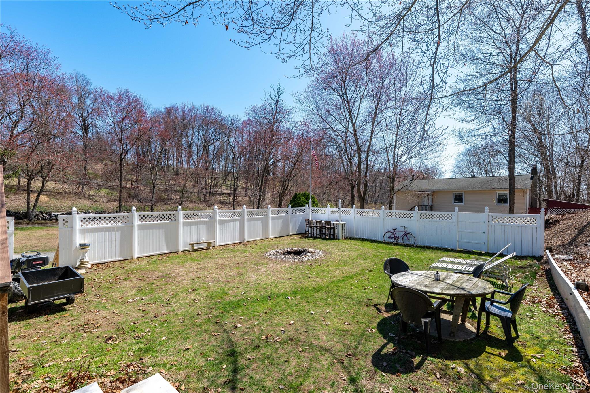 89 Baldwin Place Road Mahopac, NY 10541 - Photo 23 of 28