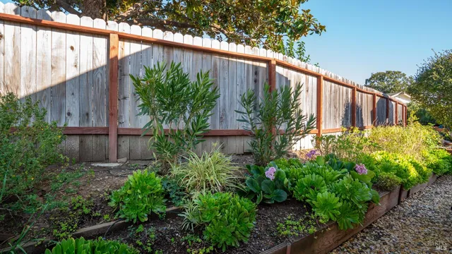 $189,000 | 114 Redwing Drive, Santa Rosa, CA 95409