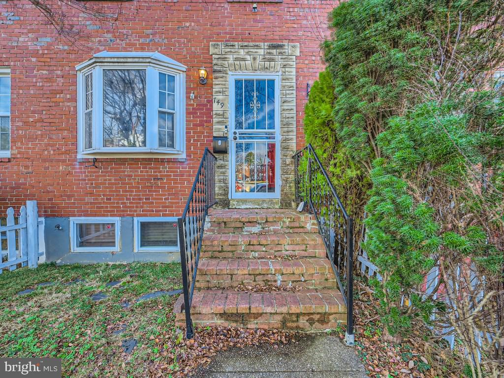 749 South Woodington Road Baltimore, MD 21229 - Photo 2 of 25 Exterior Front