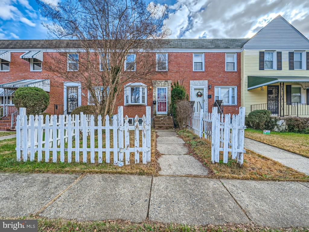 749 South Woodington Road Baltimore, MD 21229 - Photo 4 of 25 Exterior Front