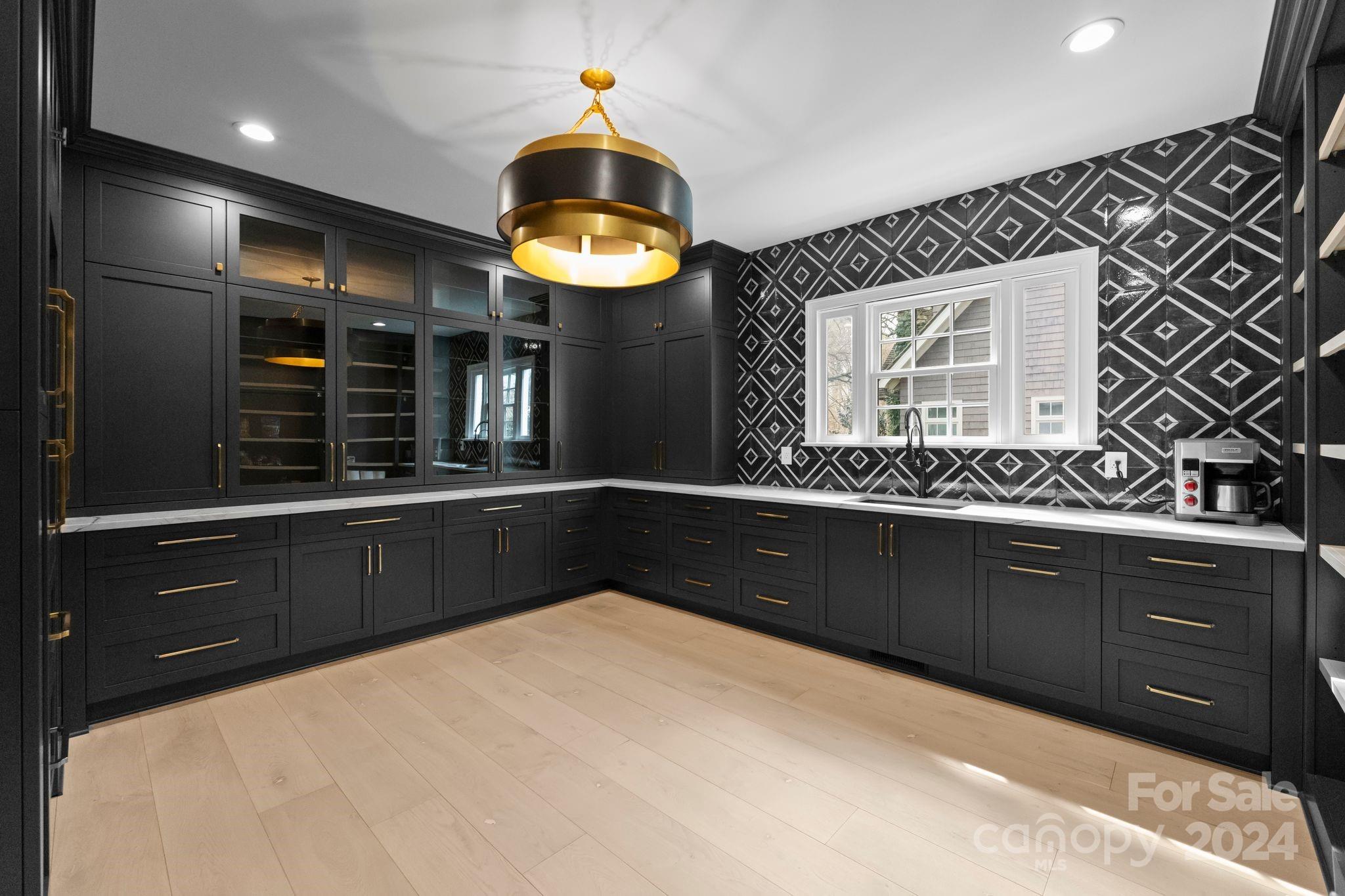 1946 Harris Road Charlotte, NC 28211 - Photo 23 of 48 Gallery Image 23