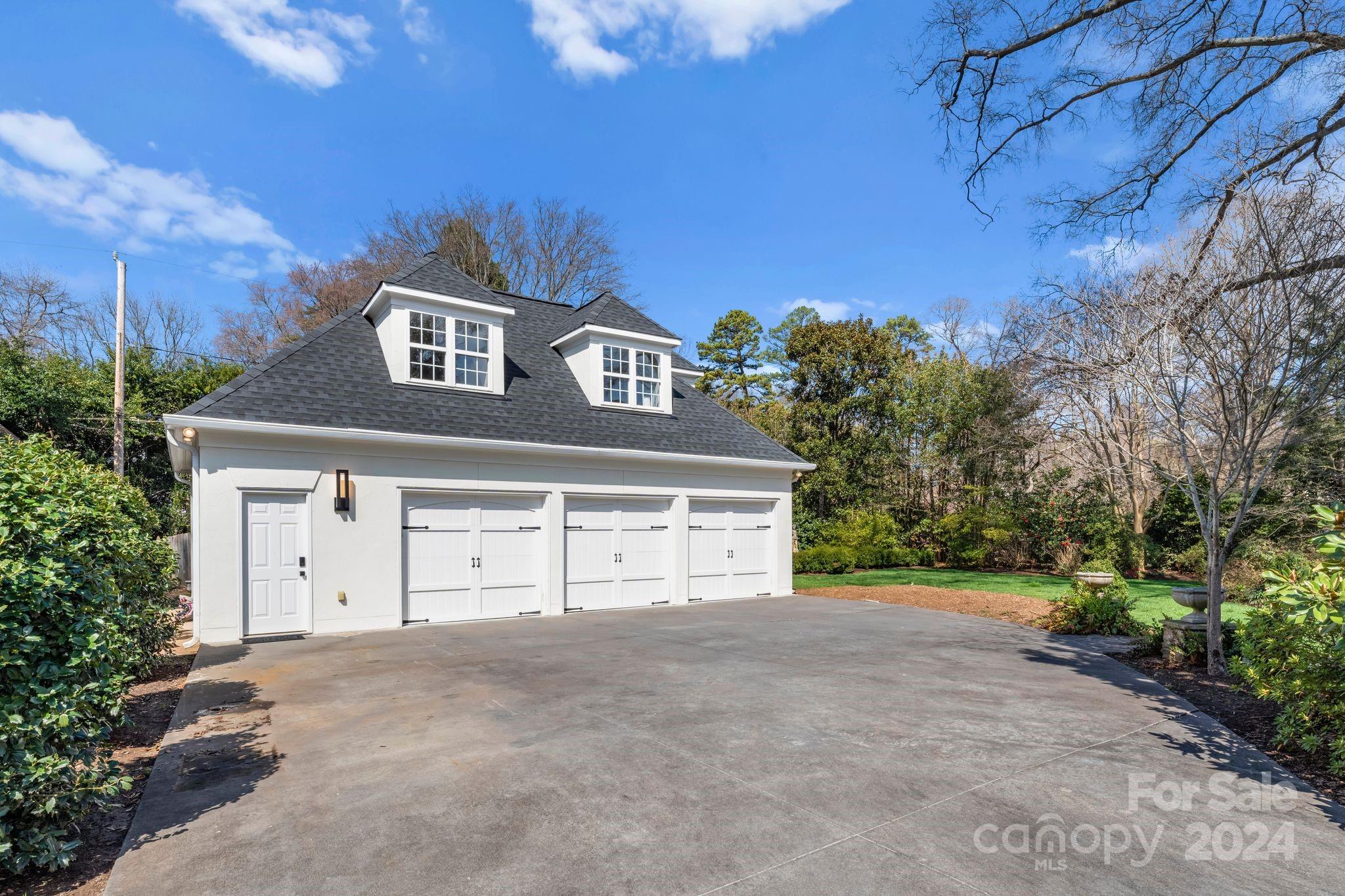 1946 Harris Road Charlotte, NC 28211 - Photo 37 of 48 Gallery Image 37