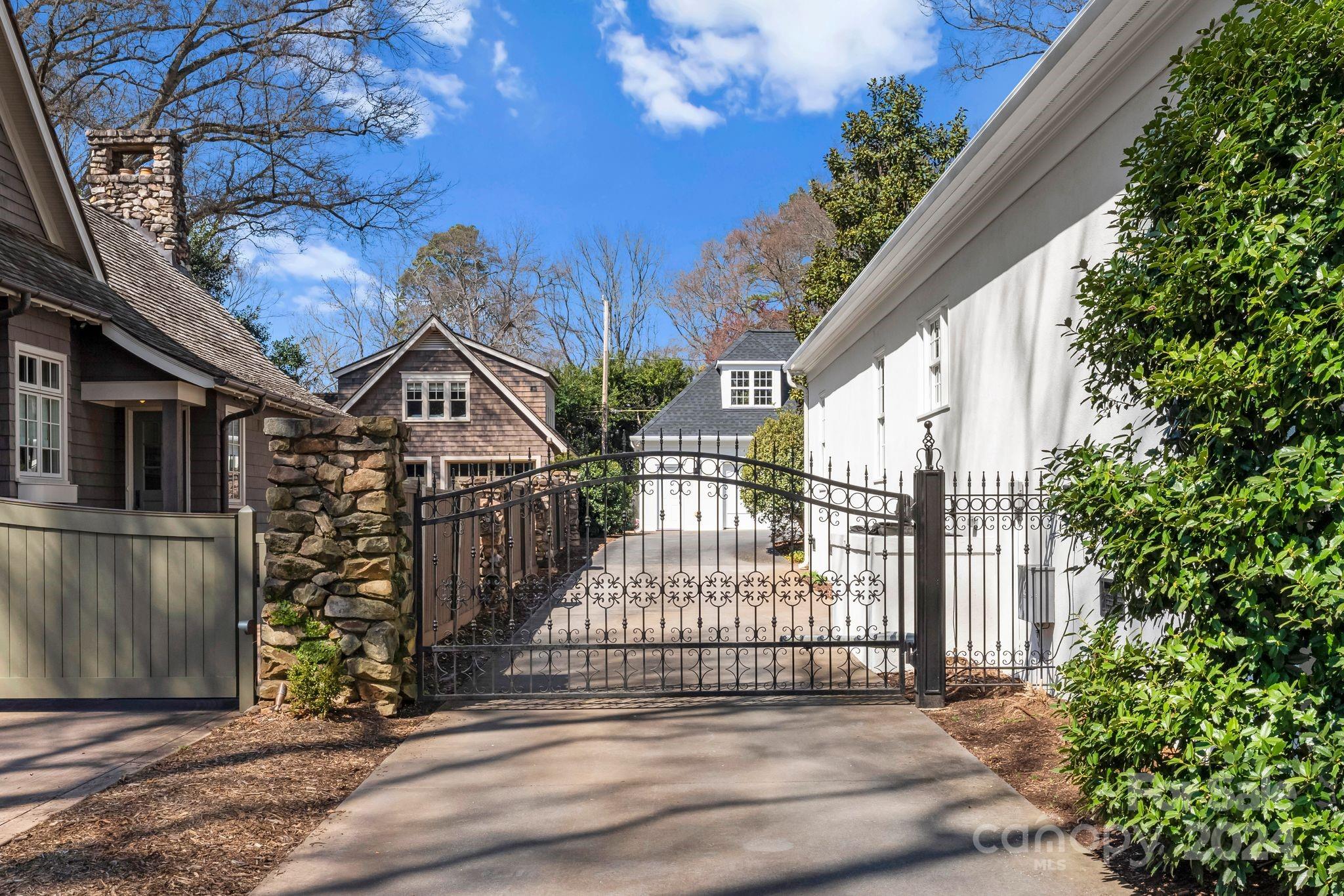 1946 Harris Road Charlotte, NC 28211 - Photo 42 of 48 Gallery Image 42