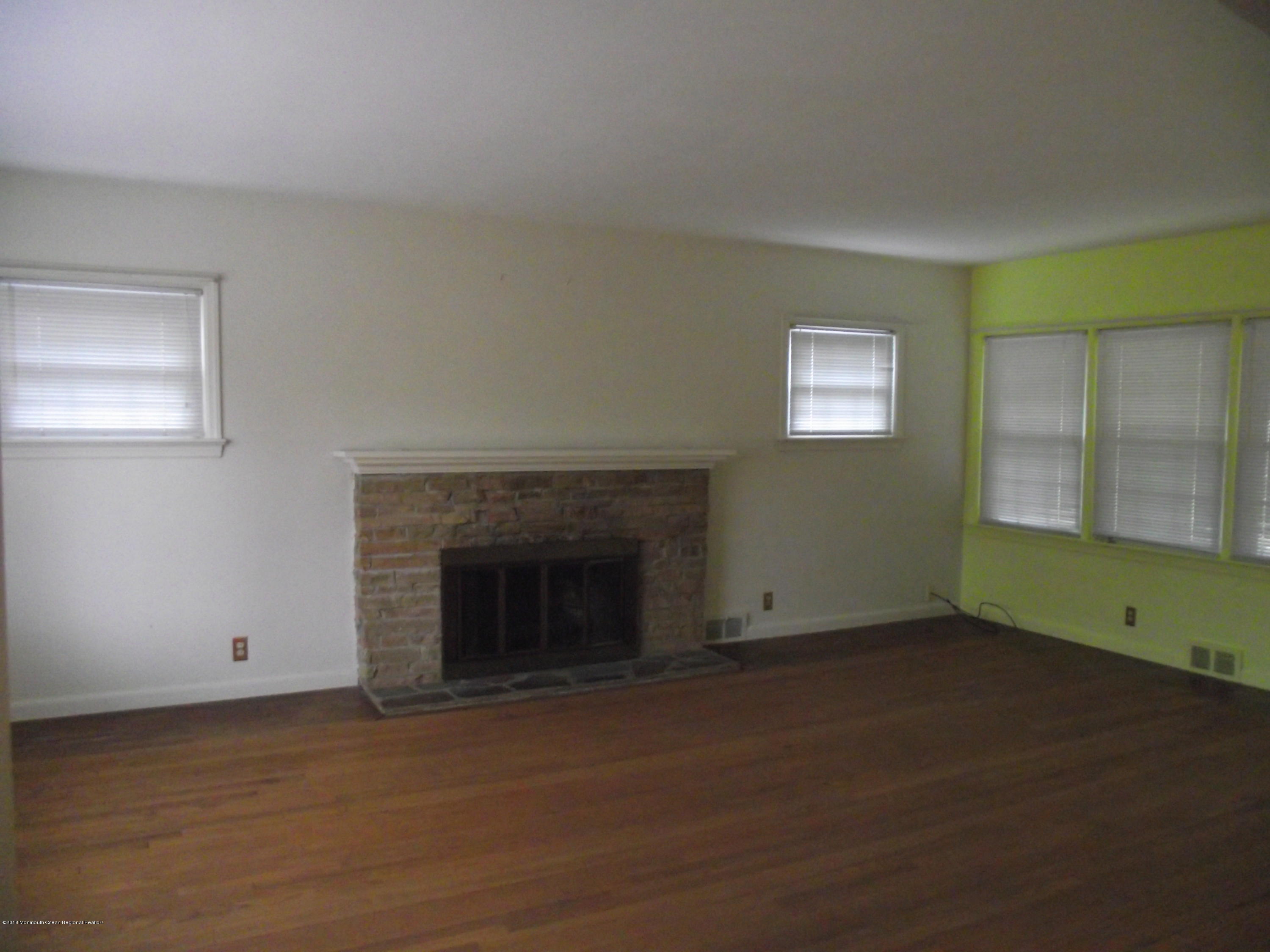 44 Dutch Lane Road Marlboro, NJ 07746 - Photo 8 of 28 DSCF2413