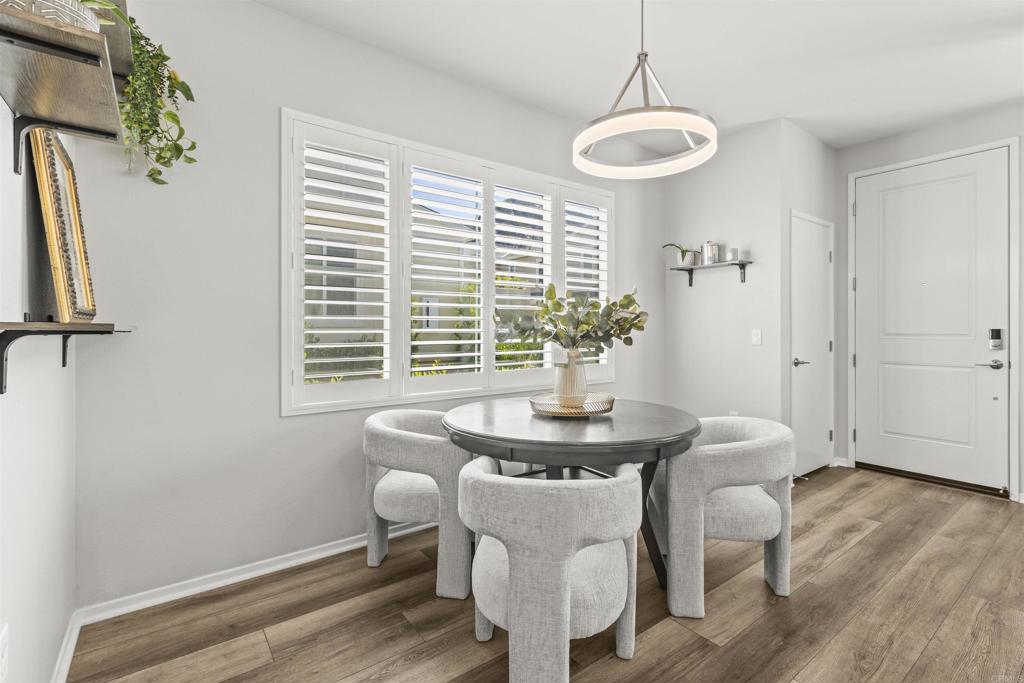 323 Citrine Trail Fallbrook, CA 92028 - Photo 16 of 21 a dining room with furniture and window