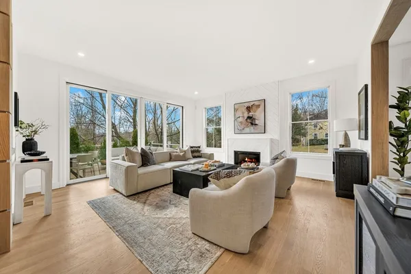 $2,695,000 | 345 Linden Street, Wellesley, MA 02481