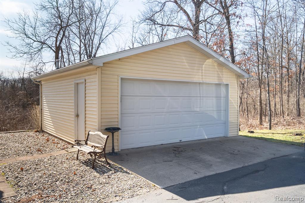 3772 East Coon Lake Road Howell, MI 48843 - Photo 7 of 41
