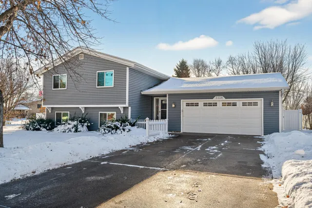 $315,000 | 5128 Martin Drive, Monticello, MN 55362