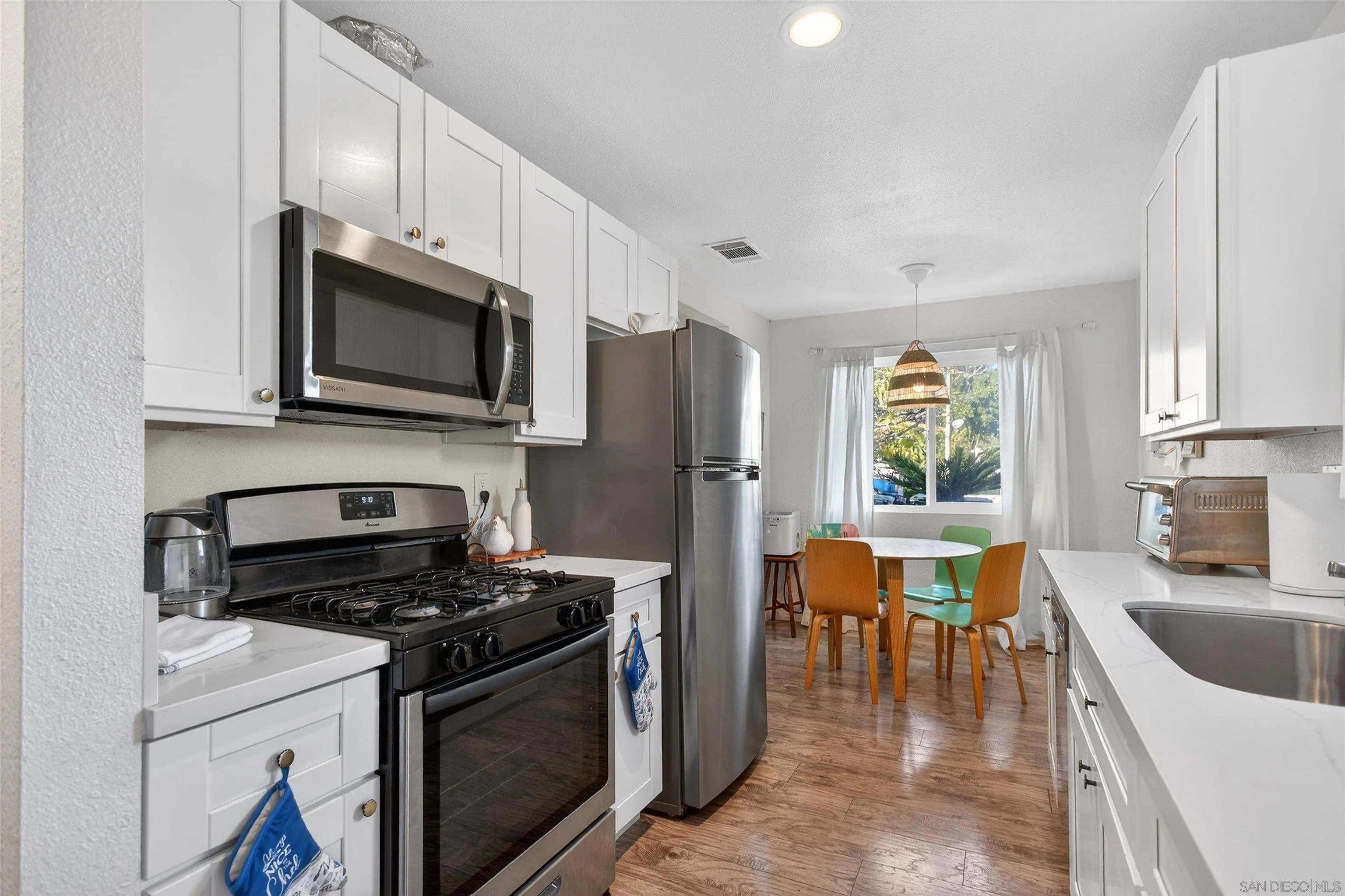 3548 De Leone Road San Marcos, CA 92069 - Photo 16 of 46 Kitchen