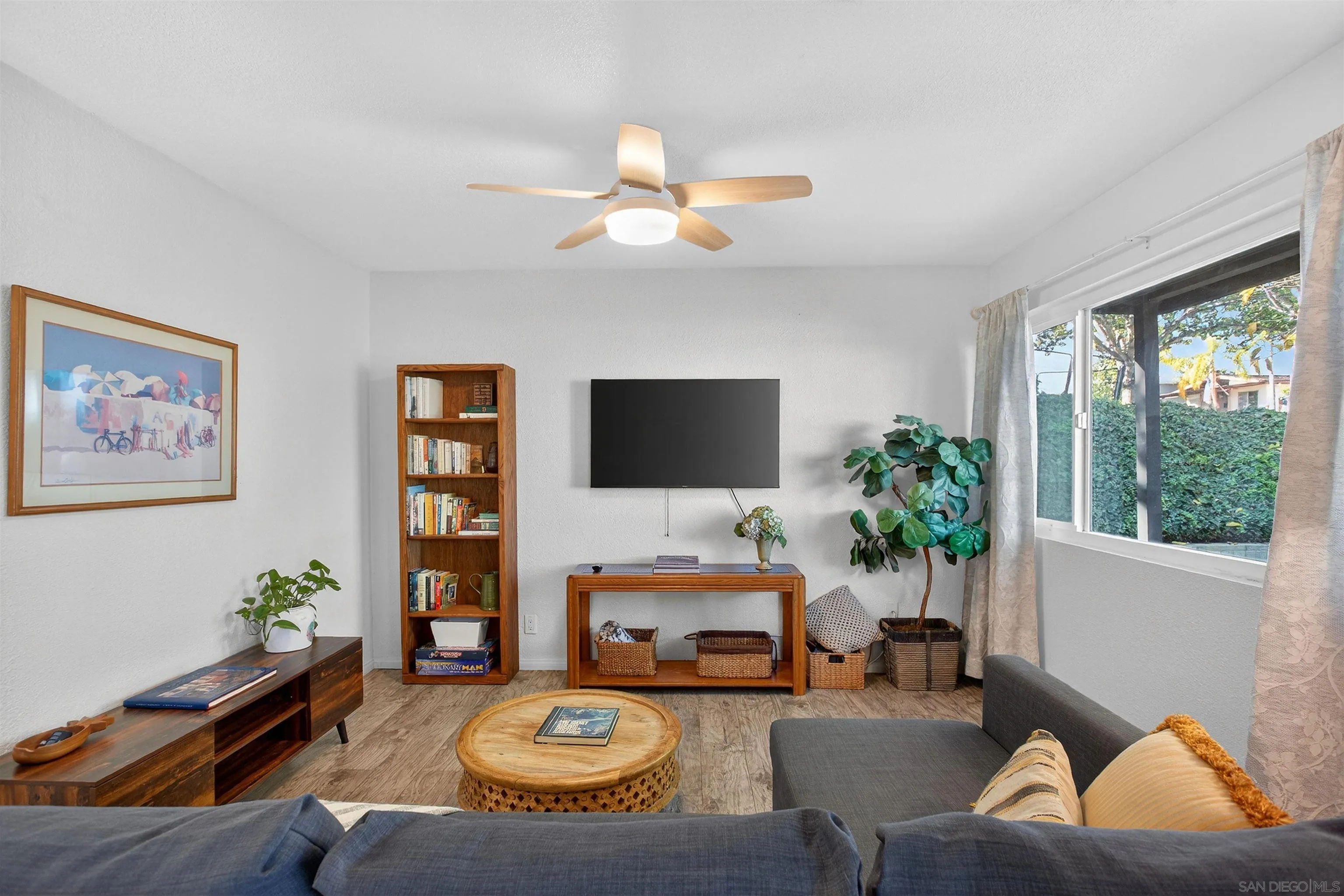 3548 De Leone Road San Marcos, CA 92069 - Photo 9 of 46 Living Room