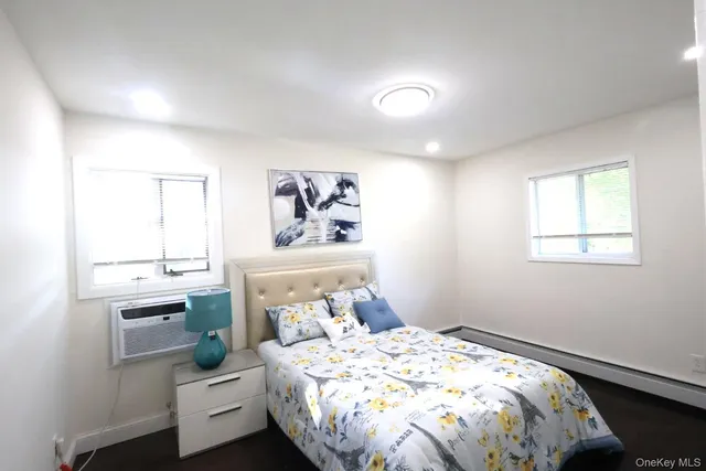 $1,150,000 | 18 Park Drive East, Syosset, NY 11791