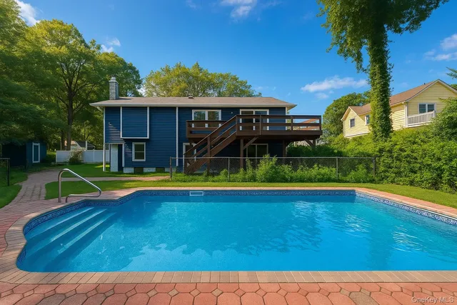 $1,150,000 | 18 Park Drive East, Syosset, NY 11791