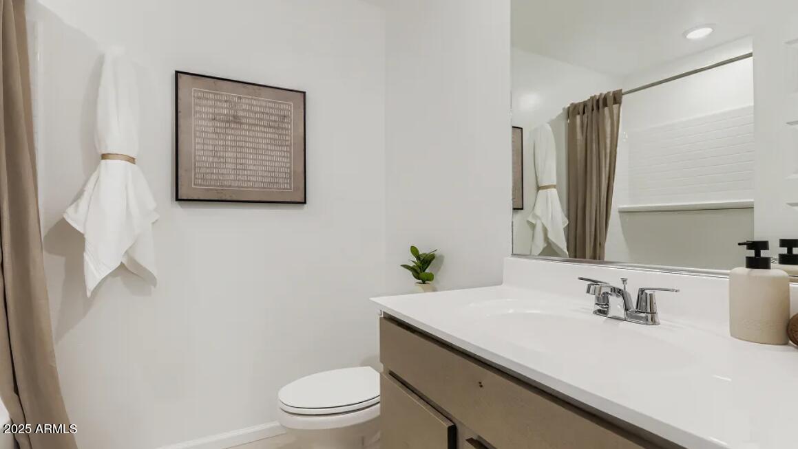 9634 West Piccadilly Road Phoenix, AZ 85037 - Photo 15 of 22 Bathroom 2