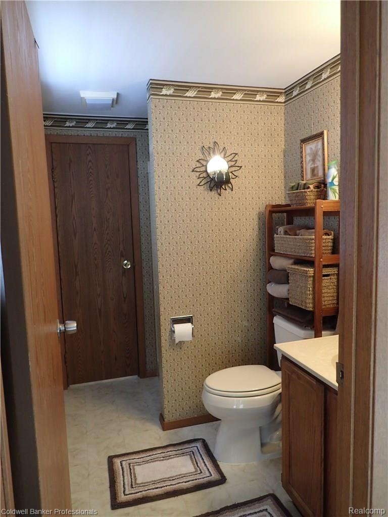 3259 West Newark Road Lapeer, MI 48446 - Photo 23 of 41 P2030018.JPG
