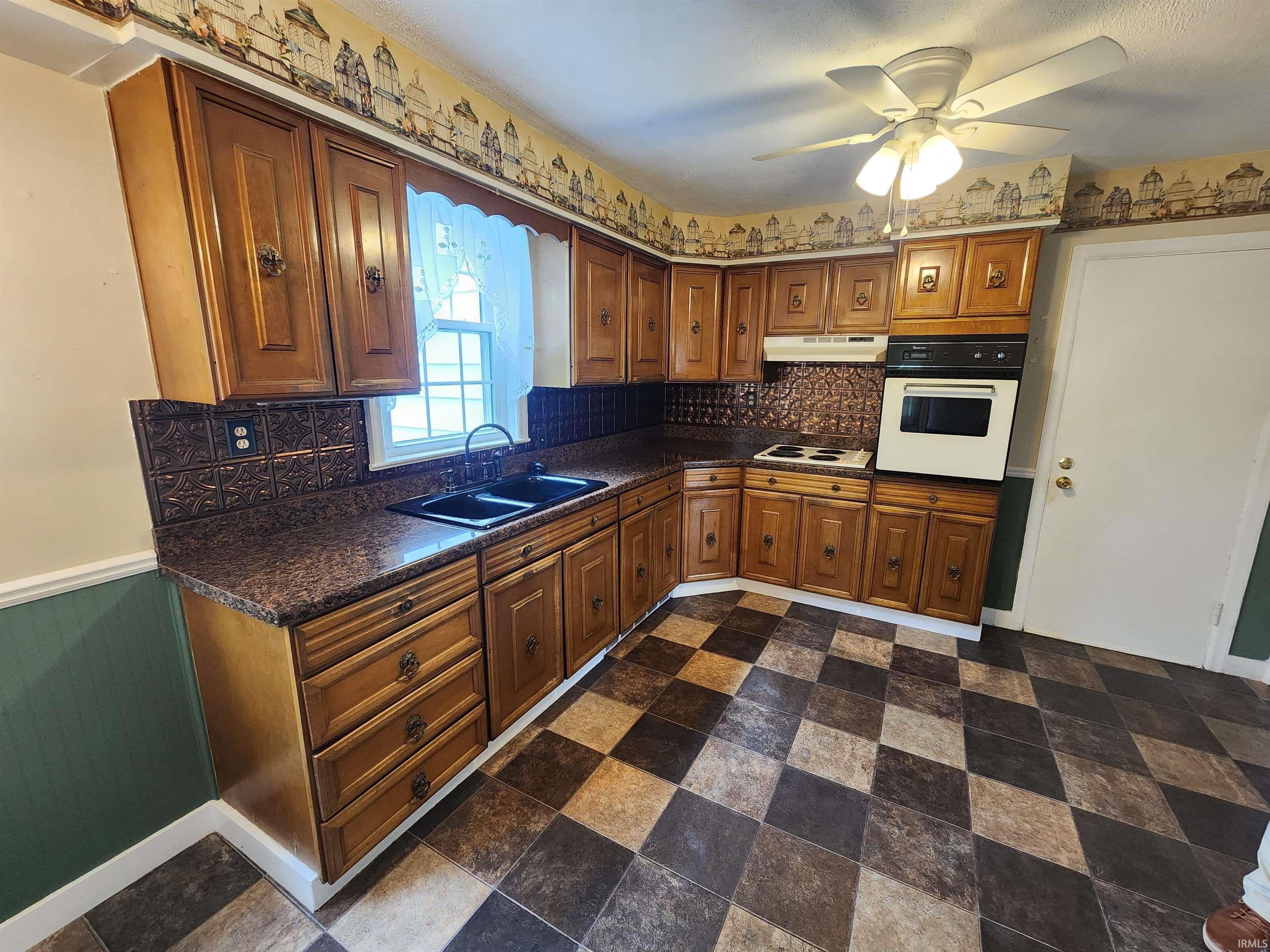 711 North Greene Road Goshen, IN 46526 - Photo 6 of 22 Gallery Image 6
