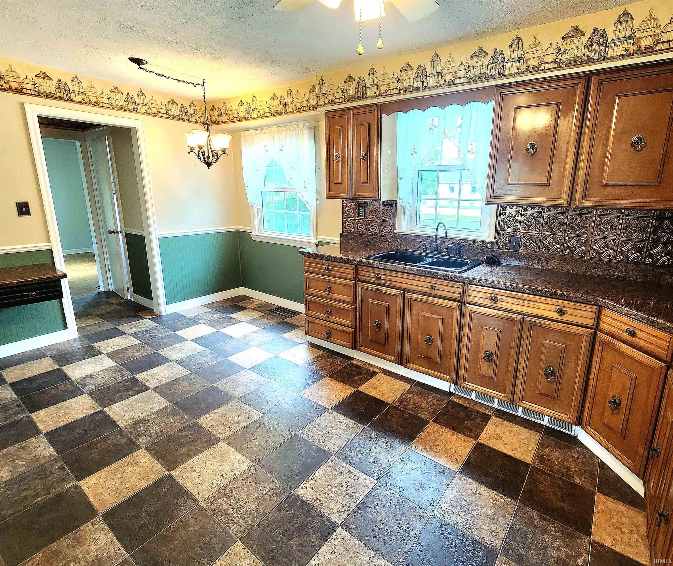 711 North Greene Road Goshen, IN 46526 - Photo 7 of 22 Gallery Image 7