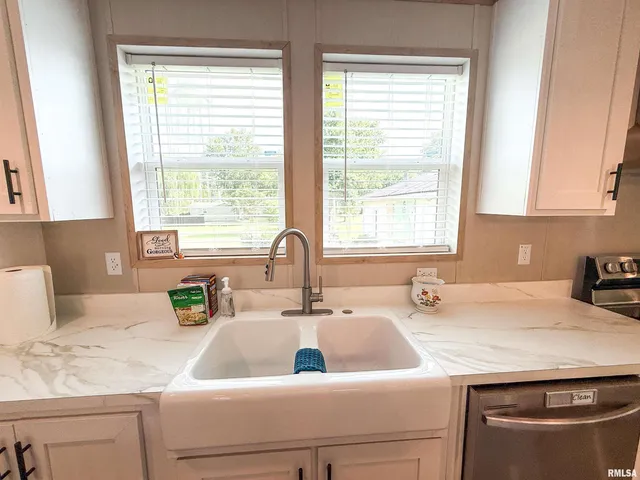 $215,000 | 119 South 6th Street Southwest, Clay City, IL 62824