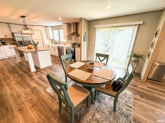 $215,000 | 119 South 6th Street Southwest, Clay City, IL 62824