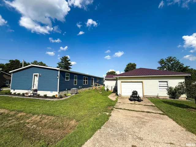 $215,000 | 119 South 6th Street Southwest, Clay City, IL 62824