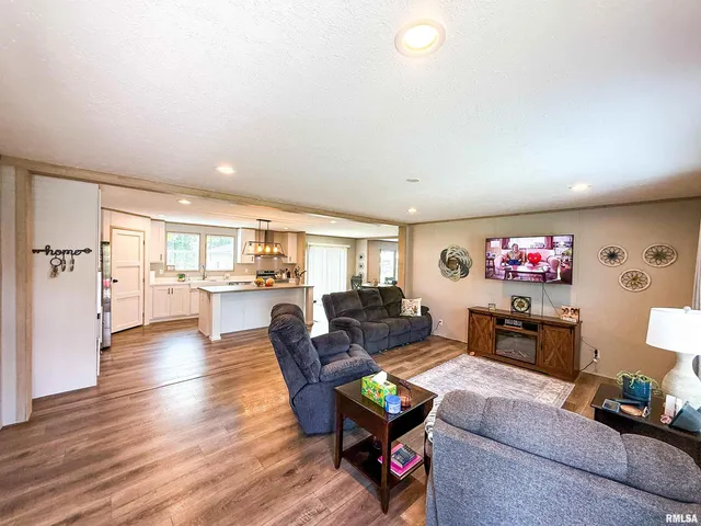 $215,000 | 119 South 6th Street Southwest, Clay City, IL 62824