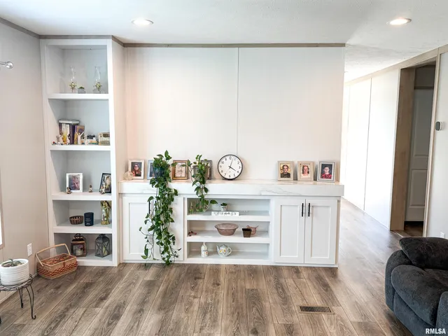 $215,000 | 119 South 6th Street Southwest, Clay City, IL 62824