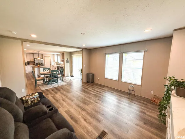 $215,000 | 119 South 6th Street Southwest, Clay City, IL 62824