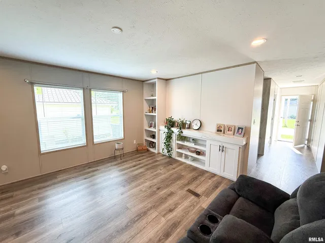 $215,000 | 119 South 6th Street Southwest, Clay City, IL 62824