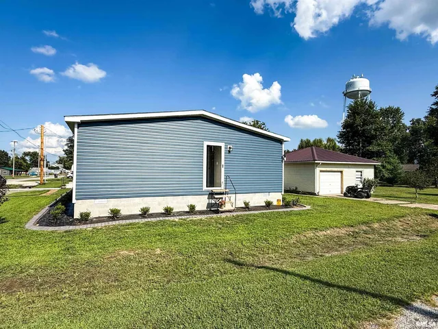 $215,000 | 119 South 6th Street Southwest, Clay City, IL 62824