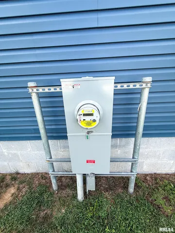 $215,000 | 119 South 6th Street Southwest, Clay City, IL 62824