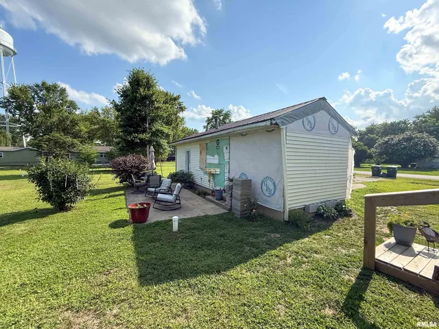 $215,000 | 119 South 6th Street Southwest, Clay City, IL 62824