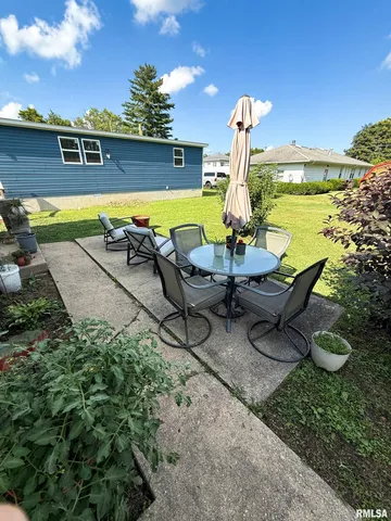 $215,000 | 119 South 6th Street Southwest, Clay City, IL 62824