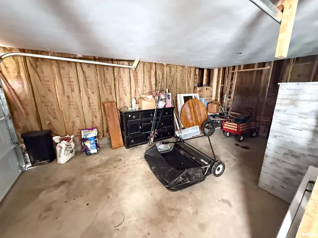 $215,000 | 119 South 6th Street Southwest, Clay City, IL 62824