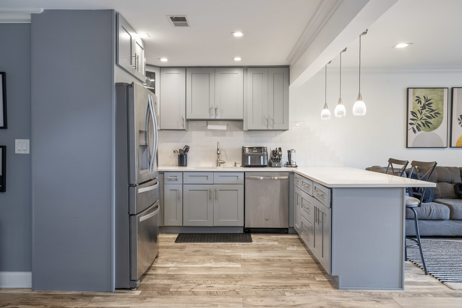 9654 Nottingham Avenue, Unit 2D Chicago Ridge, IL 60415 - Photo 5 of 10 Gallery Image 5